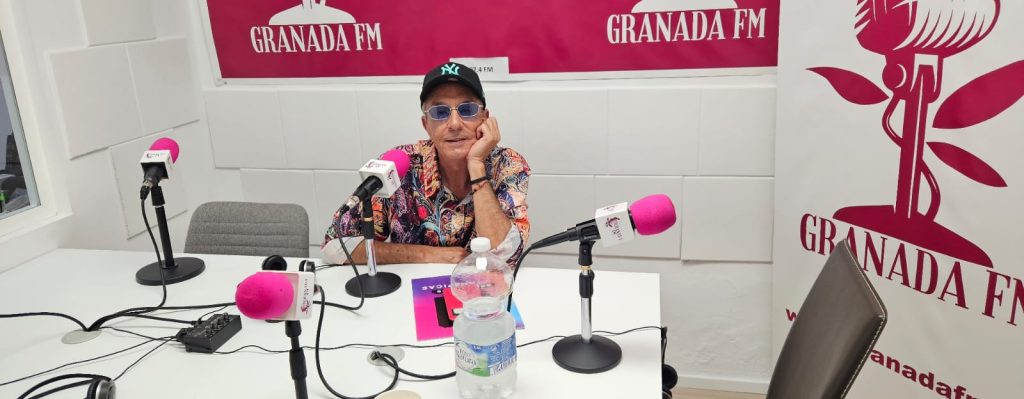 Raúl Alcover en los estudios de Granada FM